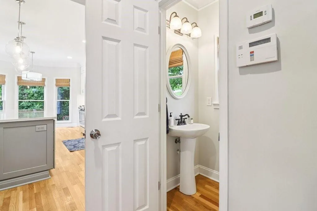 1160 Foster Place Nw, Atlanta, Georgia 30318, 3 Bedrooms Bedrooms, ,2 BathroomsBathrooms,Residential,For Sale,1160 Foster Place Nw,7592317