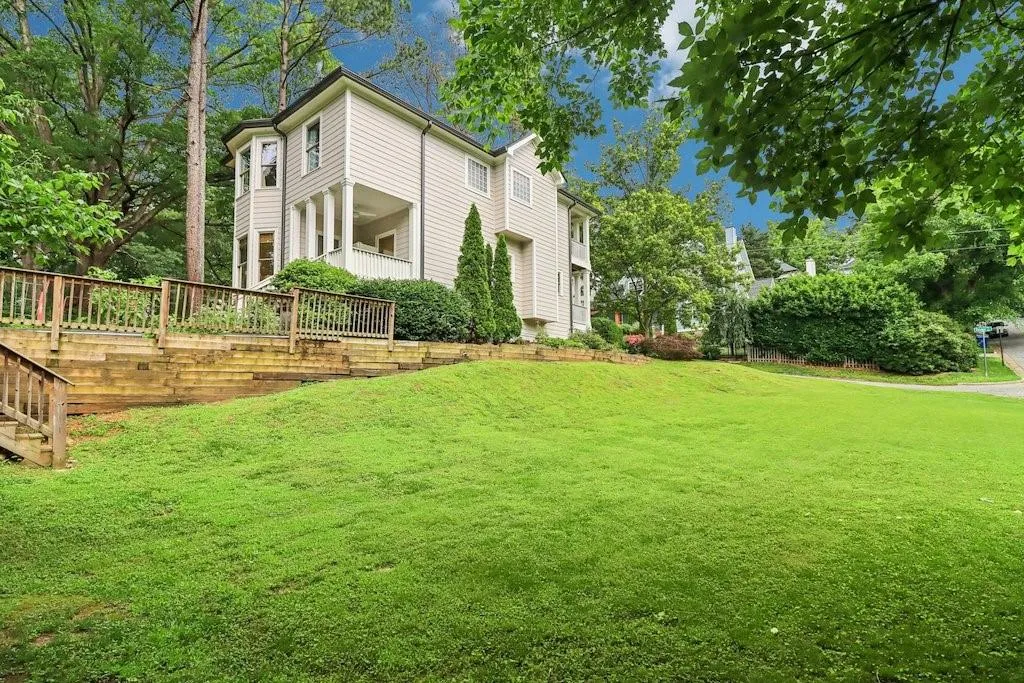 1160 Foster Place Nw, Atlanta, Georgia 30318, 3 Bedrooms Bedrooms, ,2 BathroomsBathrooms,Residential,For Sale,1160 Foster Place Nw,7592317