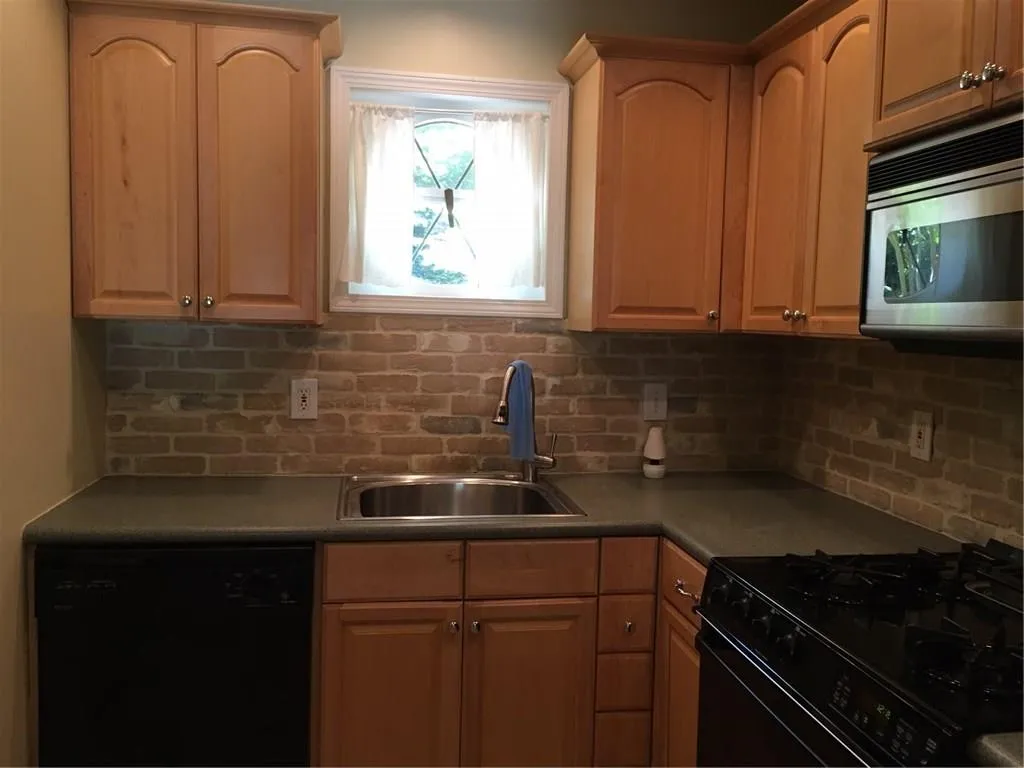 5400 Roswell Road Unit B4, Atlanta, Georgia 30342, 1 Bedroom Bedrooms, ,1 BathroomBathrooms,Residential,Sold,5400 Roswell Road Unit B4,5692821