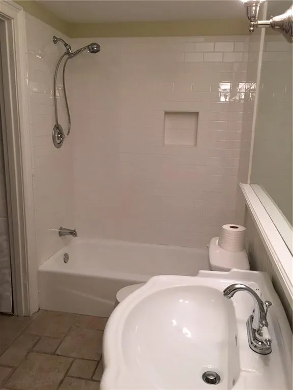 5400 Roswell Road Unit B4, Atlanta, Georgia 30342, 1 Bedroom Bedrooms, ,1 BathroomBathrooms,Residential,Sold,5400 Roswell Road Unit B4,5692821