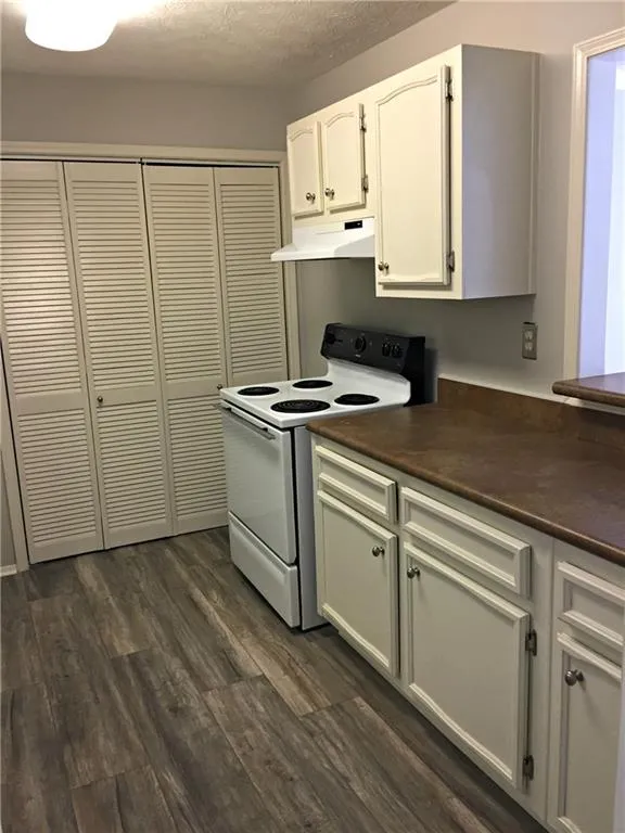 605 Natchez Trace, Atlanta, Georgia 30350, 2 Bedrooms Bedrooms, ,2 BathroomsBathrooms,Residential,Sold,605 Natchez Trace,5759717