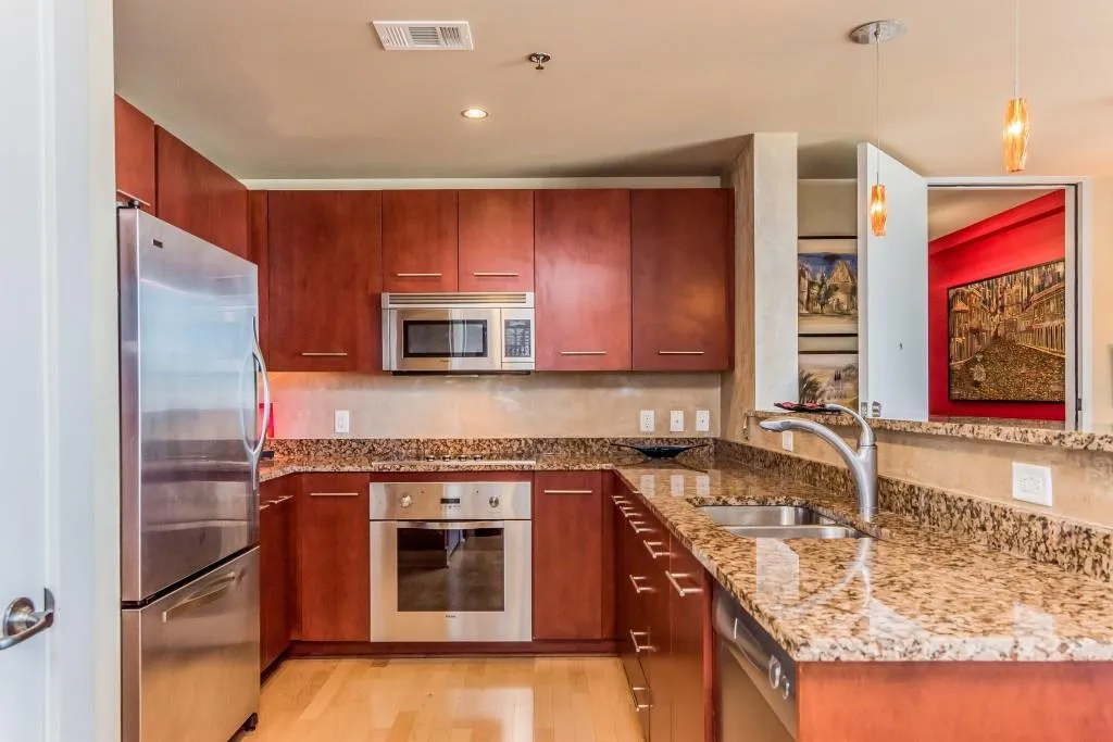 20 10th Street Unit 2105, Atlanta, Georgia 30309, 2 Bedrooms Bedrooms, ,2 BathroomsBathrooms,Residential,Sold,20 10th Street Unit 2105,5836635
