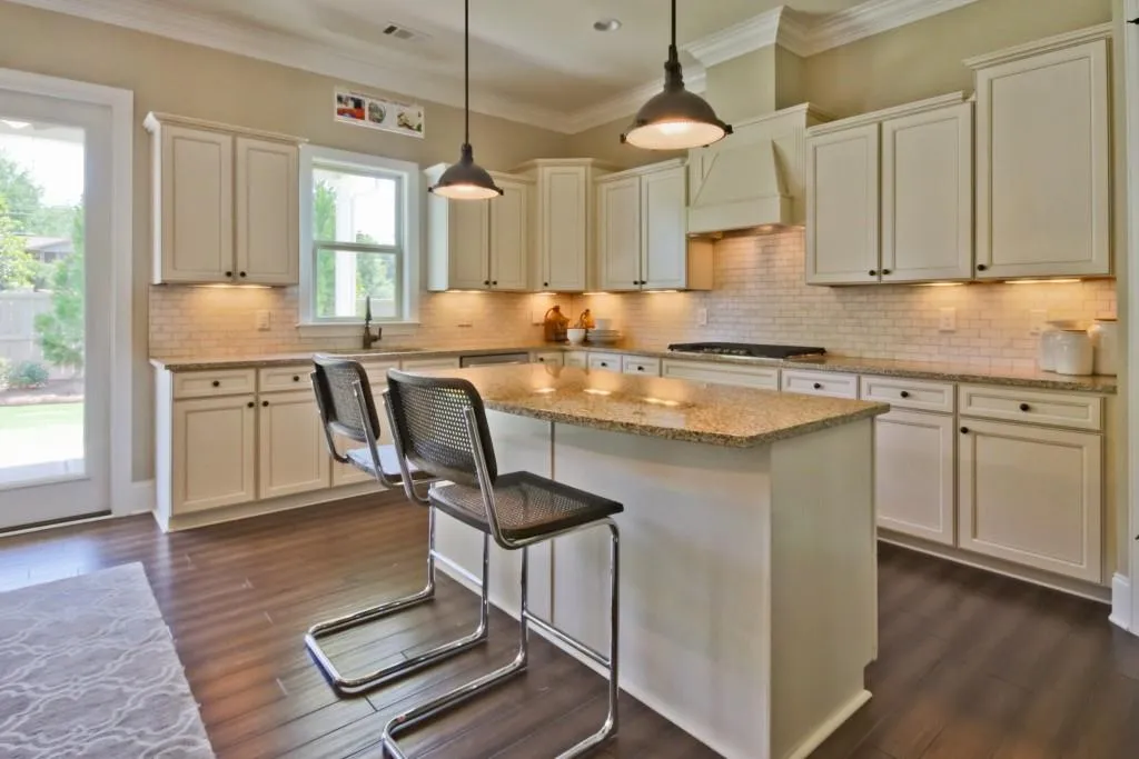 131 Austin Drive, Sandy Springs, Georgia 30328, 5 Bedrooms Bedrooms, ,4 BathroomsBathrooms,Residential,Sold,131 Austin Drive,5587102