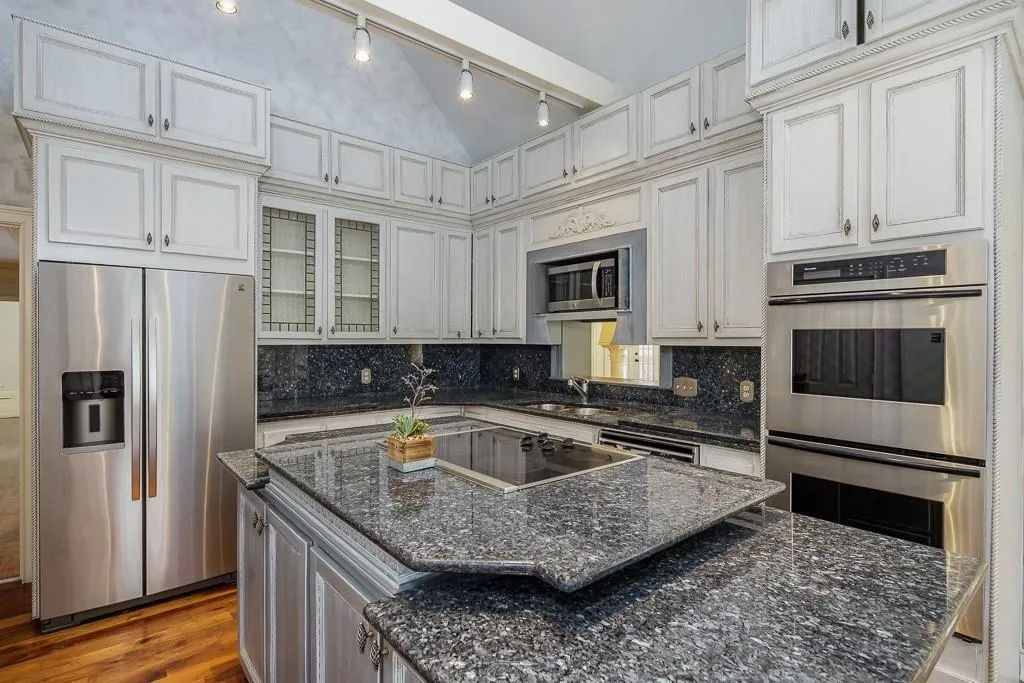 7245 Chattahoochee Bluff Drive, Sandy Springs, Georgia 30350, 6 Bedrooms Bedrooms, ,4 BathroomsBathrooms,Residential,Sold,7245 Chattahoochee Bluff Drive,6565052