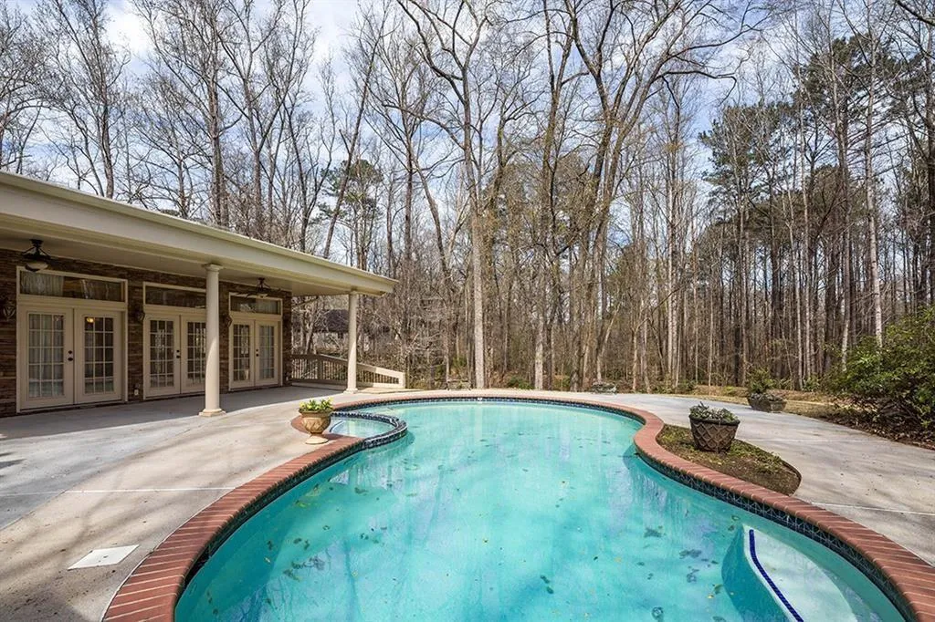 7245 Chattahoochee Bluff Drive, Sandy Springs, Georgia 30350, 6 Bedrooms Bedrooms, ,4 BathroomsBathrooms,Residential,Sold,7245 Chattahoochee Bluff Drive,6565052
