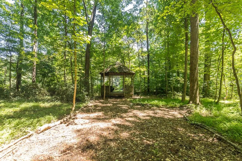 7245 Chattahoochee Bluff Drive, Sandy Springs, Georgia 30350, 6 Bedrooms Bedrooms, ,4 BathroomsBathrooms,Residential,Sold,7245 Chattahoochee Bluff Drive,6565052