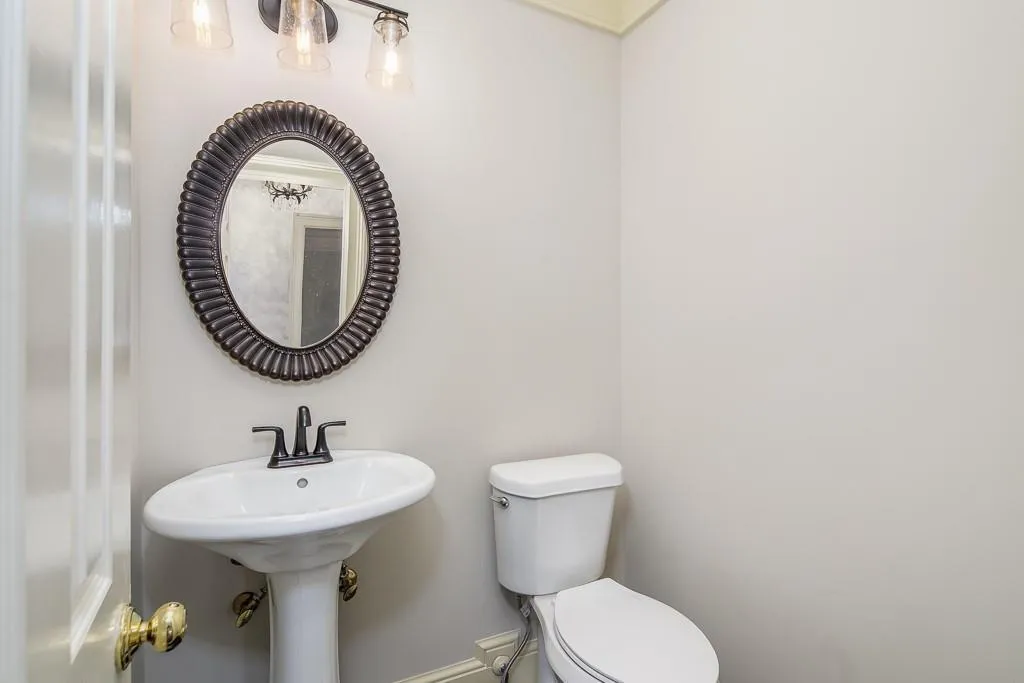 7245 Chattahoochee Bluff Drive, Sandy Springs, Georgia 30350, 6 Bedrooms Bedrooms, ,4 BathroomsBathrooms,Residential,Sold,7245 Chattahoochee Bluff Drive,6565052