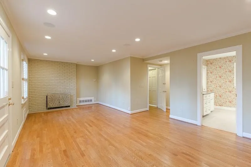 800 Starlight Drive, Atlanta, Georgia 30342, 4 Bedrooms Bedrooms, ,3 BathroomsBathrooms,Residential,Sold,800 Starlight Drive,5958437