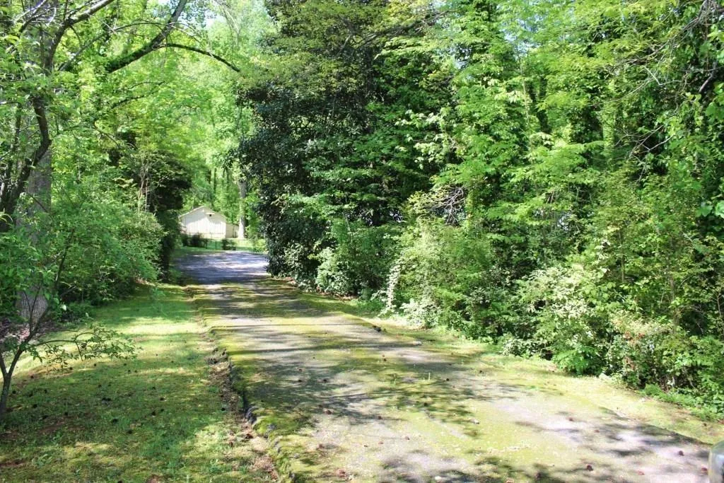 5260 Long Island Drive Nw, Sandy Springs, Georgia 30327, 5 Bedrooms Bedrooms, ,3 BathroomsBathrooms,Residential,Sold,5260 Long Island Drive Nw,6519601