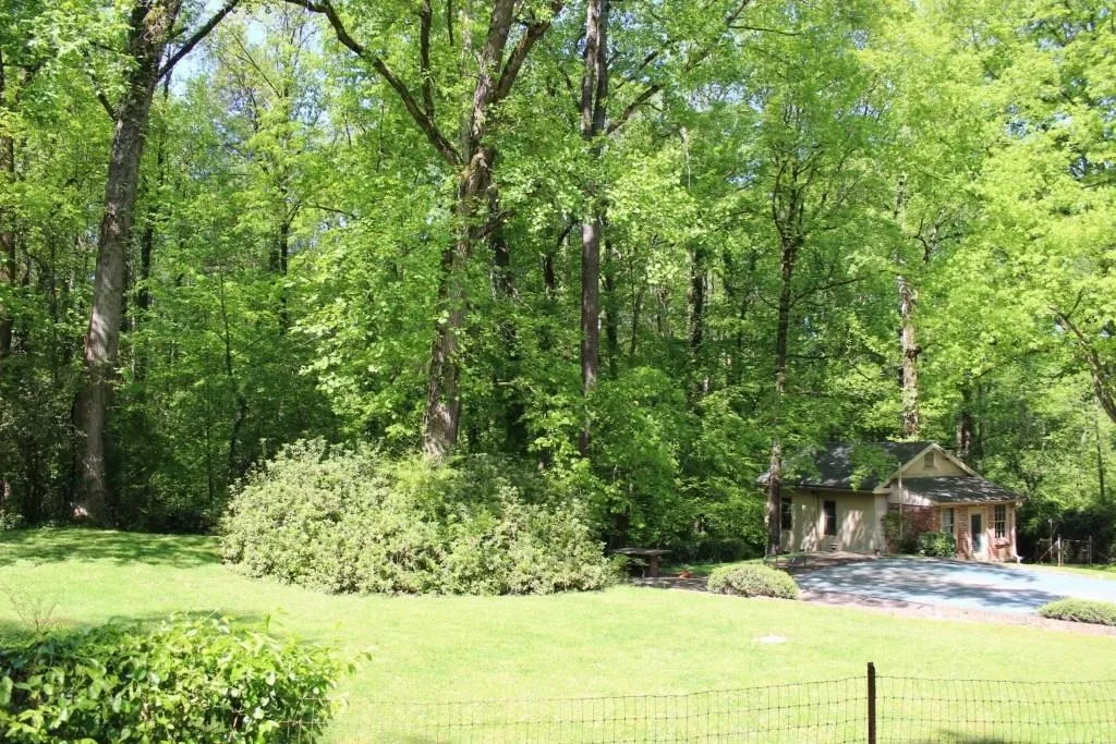 5260 Long Island Drive Nw, Sandy Springs, Georgia 30327, 5 Bedrooms Bedrooms, ,3 BathroomsBathrooms,Residential,Sold,5260 Long Island Drive Nw,6519601