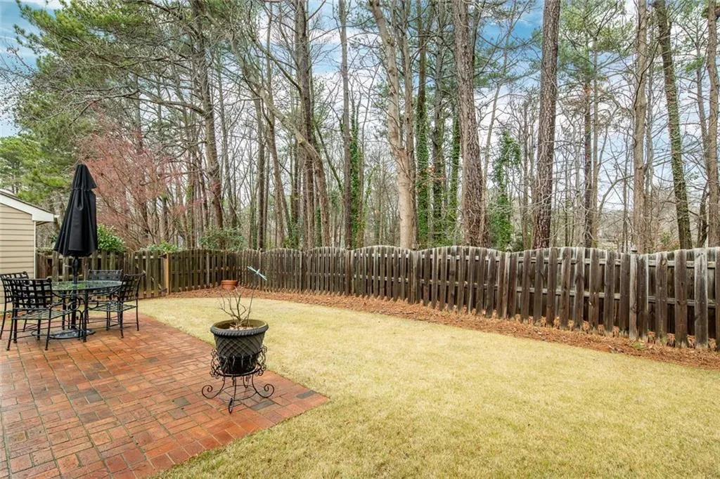 20 Vernon Glen Court, Sandy Springs, Georgia 30338, 3 Bedrooms Bedrooms, ,3 BathroomsBathrooms,Residential,Sold,20 Vernon Glen Court,6680961