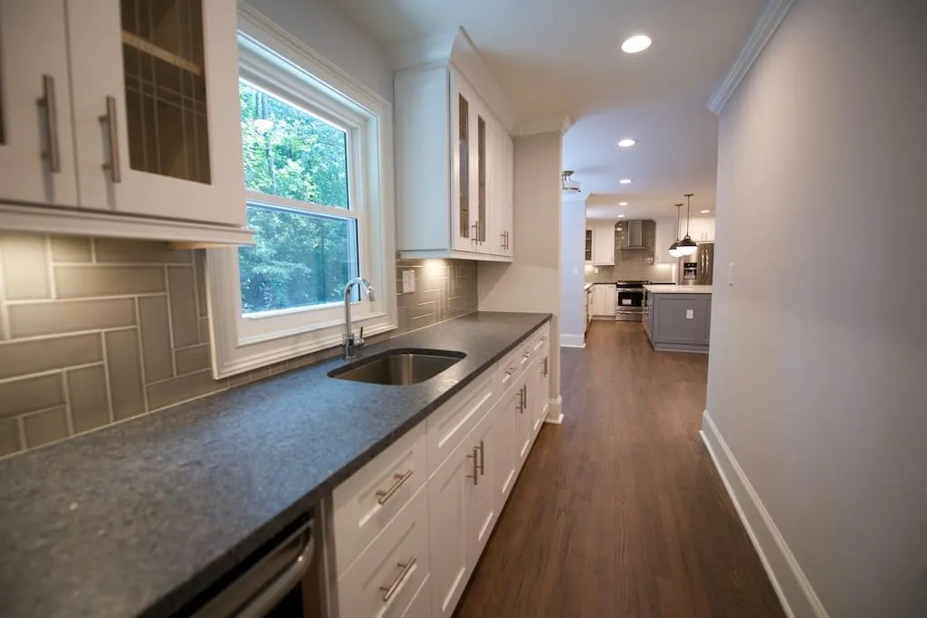 180 Old College Way, Sandy Springs, Georgia 30328, 5 Bedrooms Bedrooms, ,3 BathroomsBathrooms,Residential,Sold,180 Old College Way,6035678