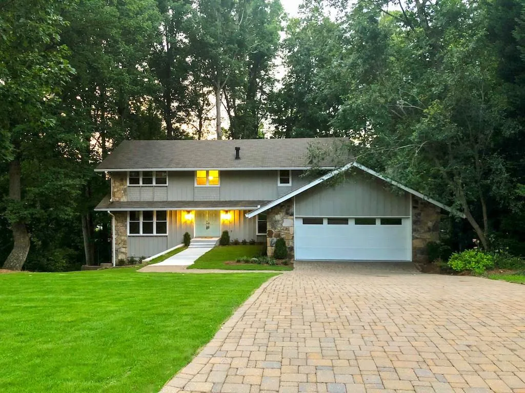 180 Old College Way, Sandy Springs, Georgia 30328, 5 Bedrooms Bedrooms, ,3 BathroomsBathrooms,Residential,Sold,180 Old College Way,6035678
