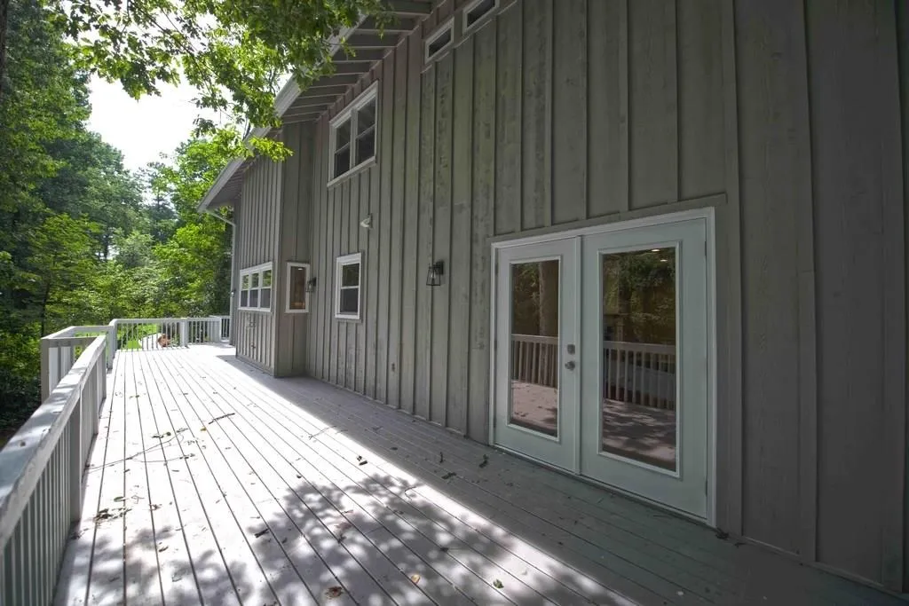 180 Old College Way, Sandy Springs, Georgia 30328, 5 Bedrooms Bedrooms, ,3 BathroomsBathrooms,Residential,Sold,180 Old College Way,6035678
