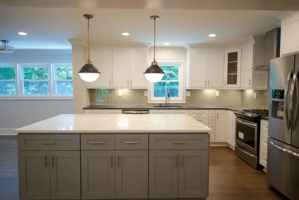 180 Old College Way, Sandy Springs, Georgia 30328, 5 Bedrooms Bedrooms, ,3 BathroomsBathrooms,Residential,Sold,180 Old College Way,6035678