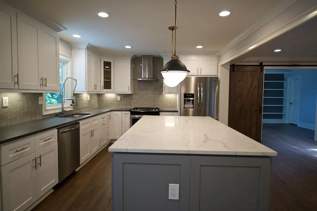 180 Old College Way, Sandy Springs, Georgia 30328, 5 Bedrooms Bedrooms, ,3 BathroomsBathrooms,Residential,Sold,180 Old College Way,6035678