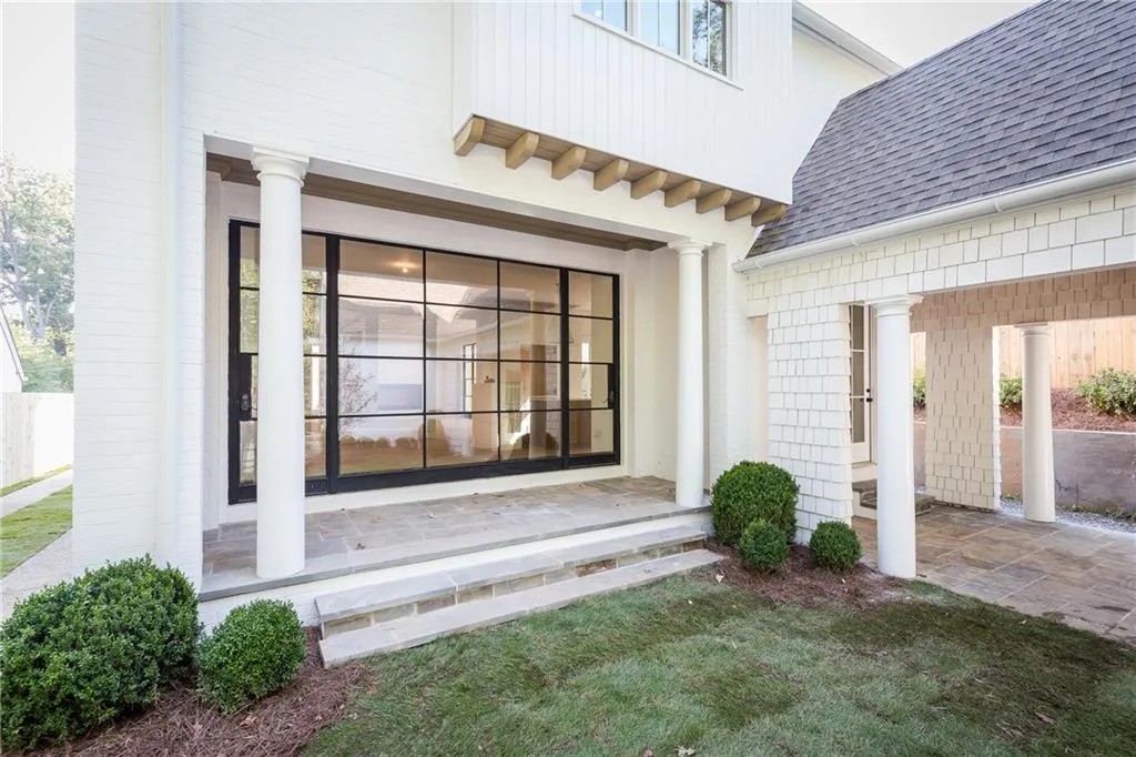 2616 Forrest Way Ne, Atlanta, Georgia 30305, 5 Bedrooms Bedrooms, ,4 BathroomsBathrooms,Residential,Sold,2616 Forrest Way Ne,5948936