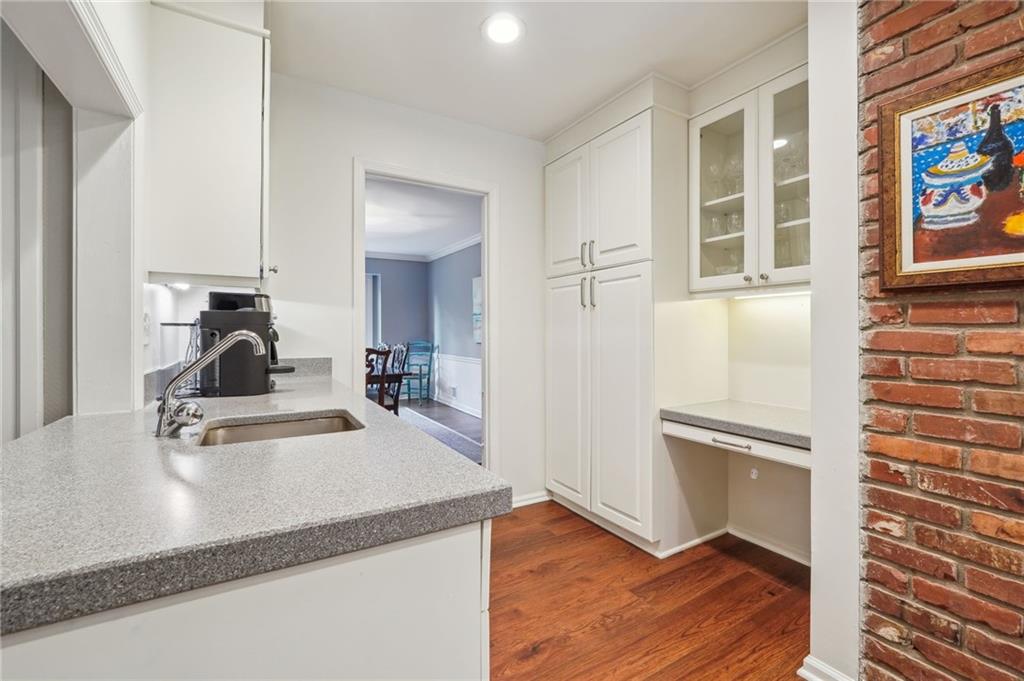 520 N Harbor Drive, Atlanta, Georgia 30328, 5 Bedrooms Bedrooms, ,3 BathroomsBathrooms,Residential,Sold,520 N Harbor Drive,7299059