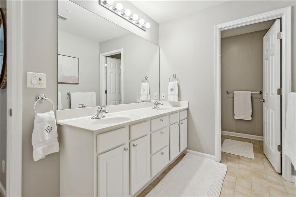 520 N Harbor Drive, Atlanta, Georgia 30328, 5 Bedrooms Bedrooms, ,3 BathroomsBathrooms,Residential,Sold,520 N Harbor Drive,7299059