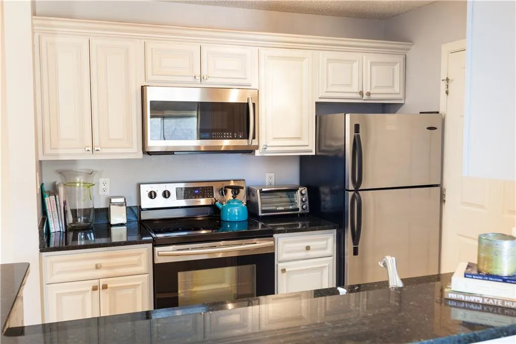 6303 Santa Fe Parkway, Sandy Springs, Georgia 30350, 2 Bedrooms Bedrooms, ,2 BathroomsBathrooms,Residential,Sold,6303 Santa Fe Parkway,5957309