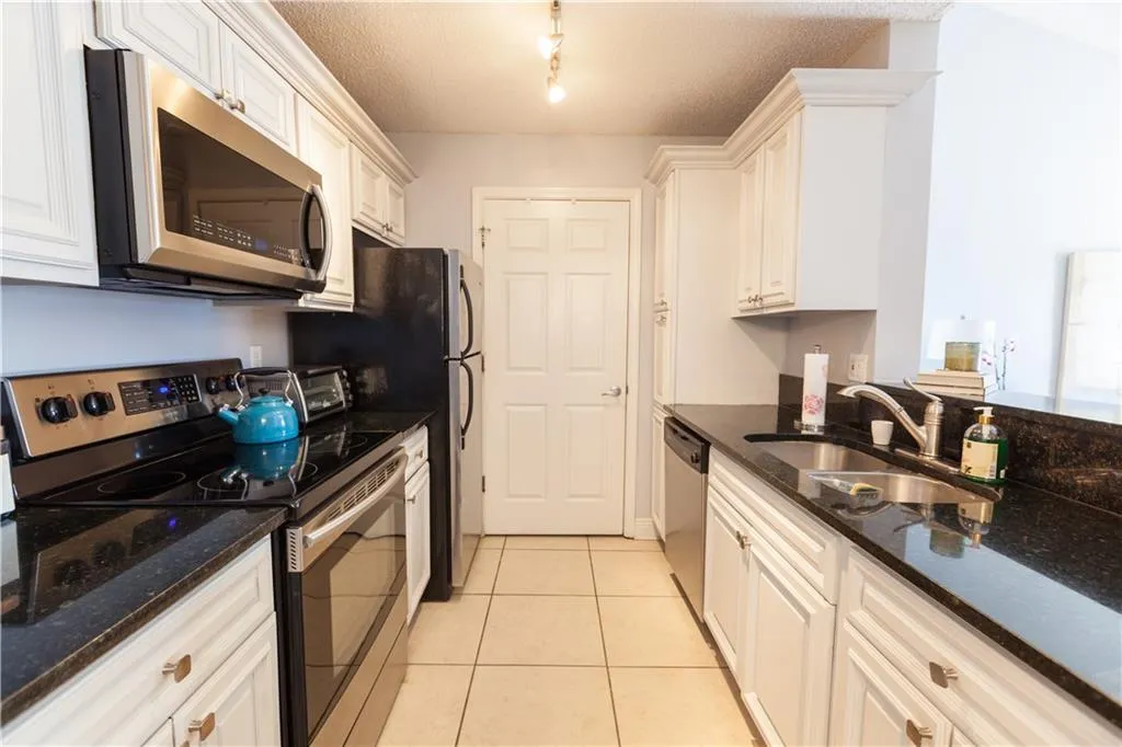 6303 Santa Fe Parkway, Sandy Springs, Georgia 30350, 2 Bedrooms Bedrooms, ,2 BathroomsBathrooms,Residential,Sold,6303 Santa Fe Parkway,5957309