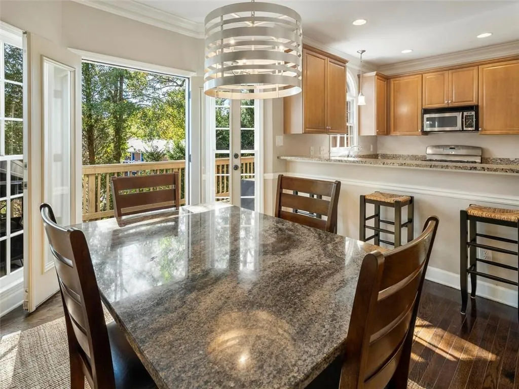 12 Honour Avenue Nw Unit 10, Atlanta, Georgia 30305, 2 Bedrooms Bedrooms, ,2 BathroomsBathrooms,Residential,Sold,12 Honour Avenue Nw Unit 10,6807812