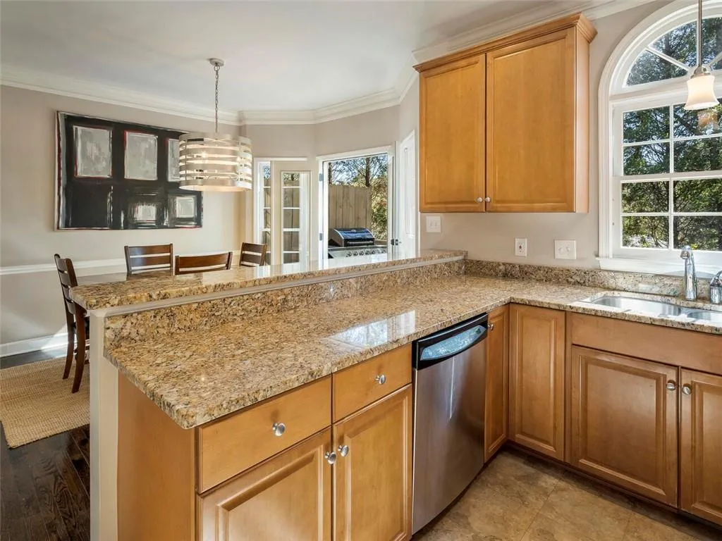 12 Honour Avenue Nw Unit 10, Atlanta, Georgia 30305, 2 Bedrooms Bedrooms, ,2 BathroomsBathrooms,Residential,Sold,12 Honour Avenue Nw Unit 10,6807812