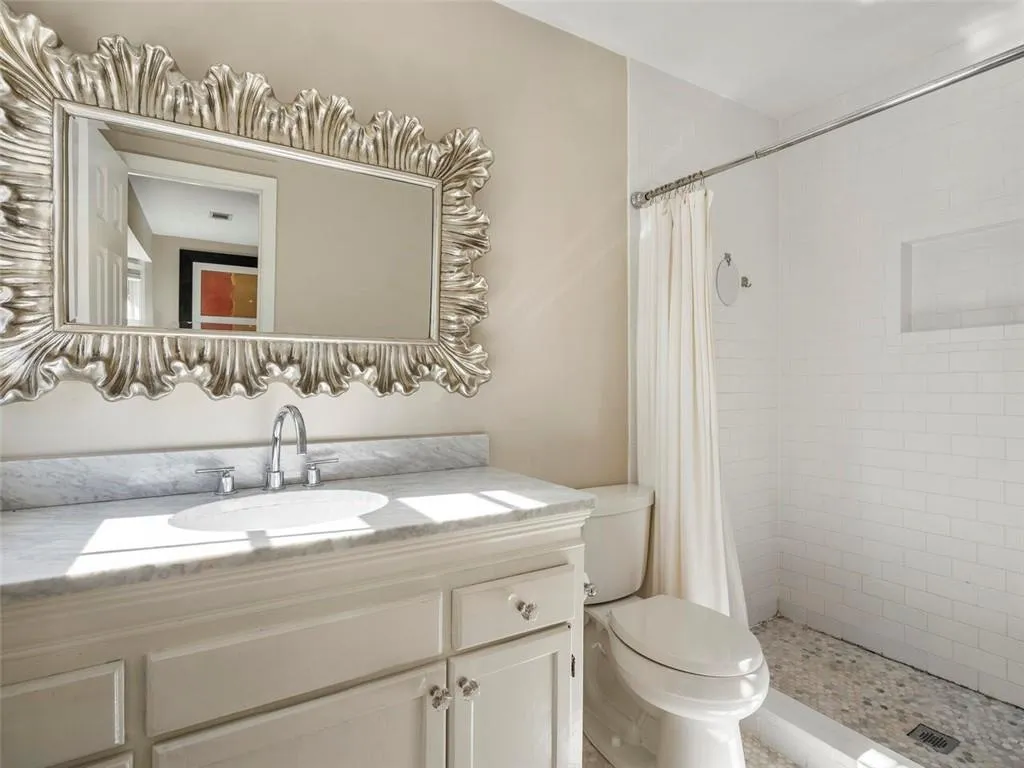 12 Honour Avenue Nw Unit 10, Atlanta, Georgia 30305, 2 Bedrooms Bedrooms, ,2 BathroomsBathrooms,Residential,Sold,12 Honour Avenue Nw Unit 10,6807812