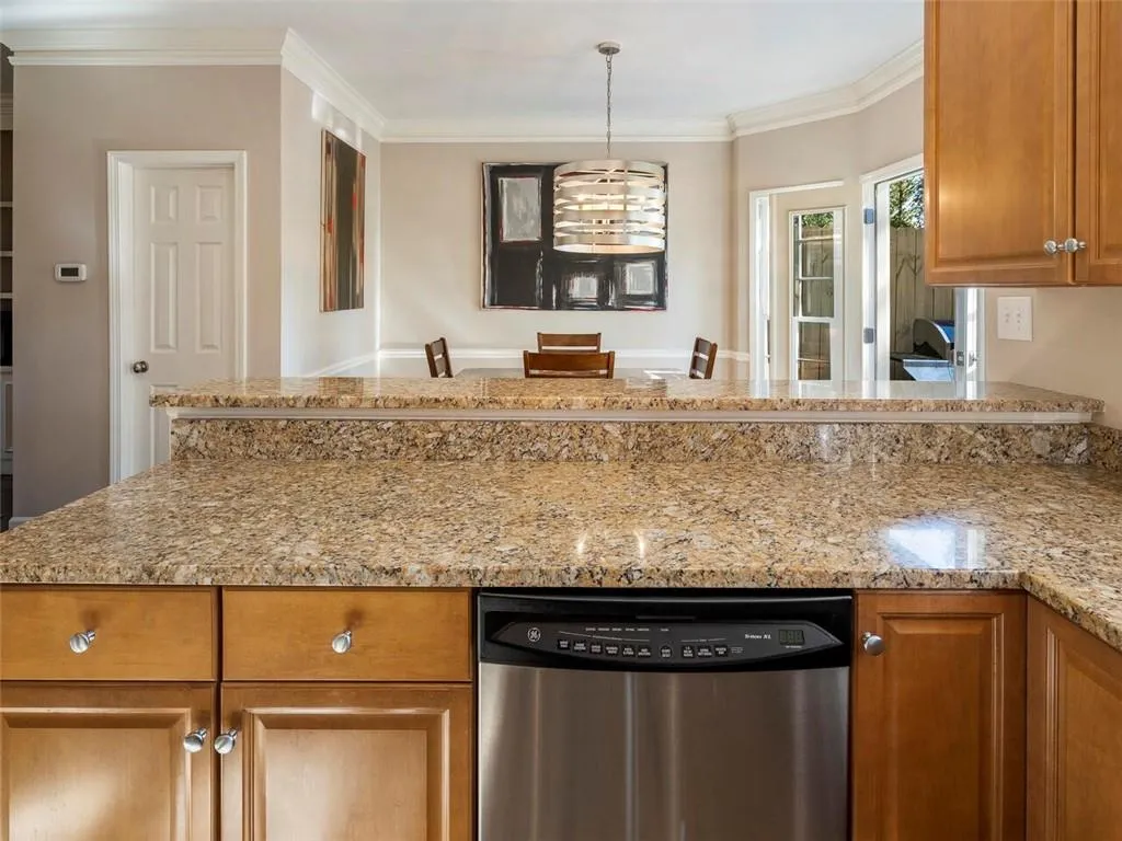 12 Honour Avenue Nw Unit 10, Atlanta, Georgia 30305, 2 Bedrooms Bedrooms, ,2 BathroomsBathrooms,Residential,Sold,12 Honour Avenue Nw Unit 10,6807812