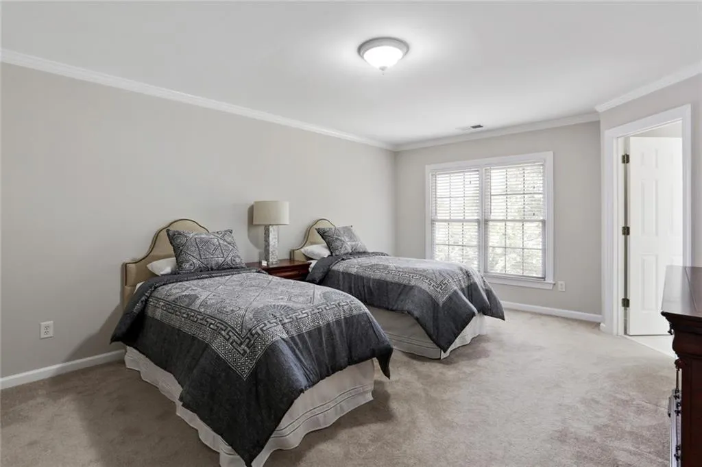 400 Wembley Circle, Sandy Springs, Georgia 30328, 5 Bedrooms Bedrooms, ,4 BathroomsBathrooms,Residential,Sold,400 Wembley Circle,6774251