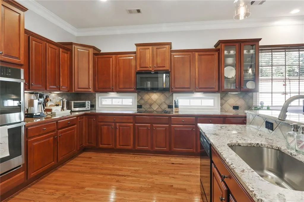 400 Wembley Circle, Sandy Springs, Georgia 30328, 5 Bedrooms Bedrooms, ,4 BathroomsBathrooms,Residential,Sold,400 Wembley Circle,6774251