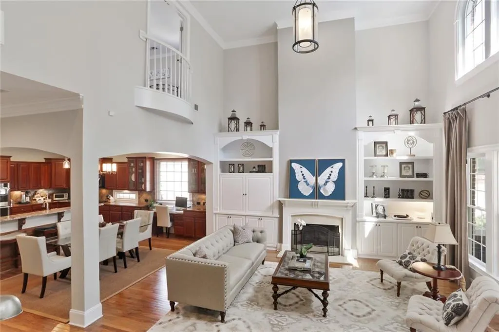 400 Wembley Circle, Sandy Springs, Georgia 30328, 5 Bedrooms Bedrooms, ,4 BathroomsBathrooms,Residential,Sold,400 Wembley Circle,6774251