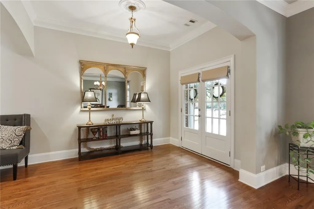 400 Wembley Circle, Sandy Springs, Georgia 30328, 5 Bedrooms Bedrooms, ,4 BathroomsBathrooms,Residential,Sold,400 Wembley Circle,6774251