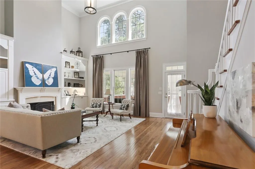 400 Wembley Circle, Sandy Springs, Georgia 30328, 5 Bedrooms Bedrooms, ,4 BathroomsBathrooms,Residential,Sold,400 Wembley Circle,6774251