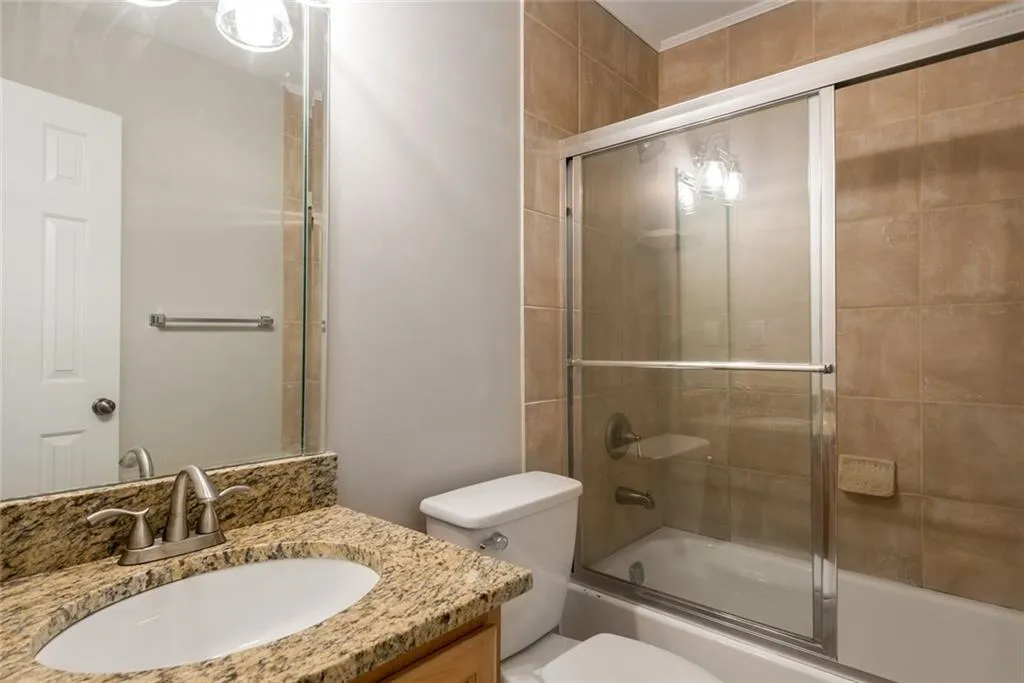 184 Peachtree Hollow Court, Atlanta, Georgia 30328, 3 Bedrooms Bedrooms, ,2 BathroomsBathrooms,Residential,Sold,184 Peachtree Hollow Court,6084301