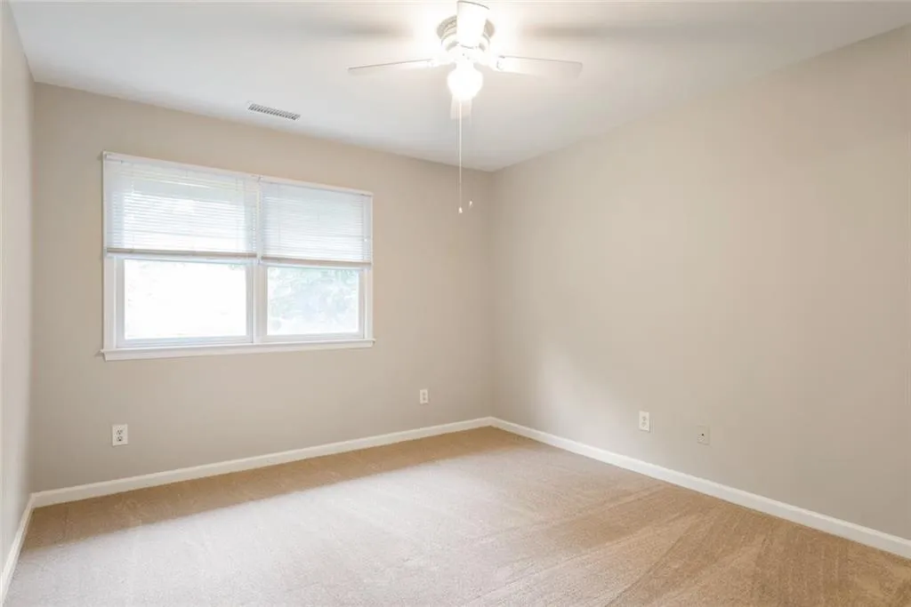 184 Peachtree Hollow Court, Atlanta, Georgia 30328, 3 Bedrooms Bedrooms, ,2 BathroomsBathrooms,Residential,Sold,184 Peachtree Hollow Court,6084301