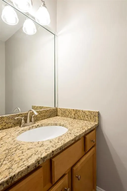 184 Peachtree Hollow Court, Atlanta, Georgia 30328, 3 Bedrooms Bedrooms, ,2 BathroomsBathrooms,Residential,Sold,184 Peachtree Hollow Court,6084301