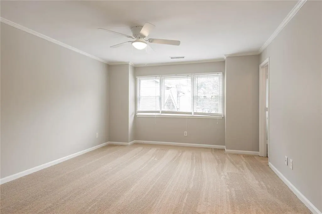 184 Peachtree Hollow Court, Atlanta, Georgia 30328, 3 Bedrooms Bedrooms, ,2 BathroomsBathrooms,Residential,Sold,184 Peachtree Hollow Court,6084301