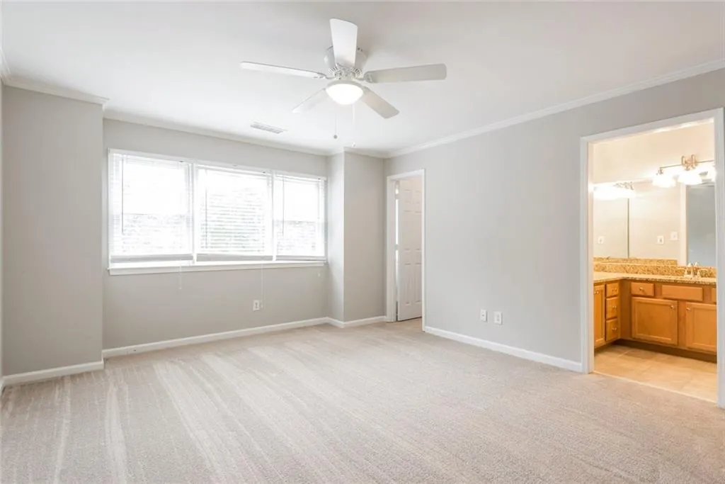 184 Peachtree Hollow Court, Atlanta, Georgia 30328, 3 Bedrooms Bedrooms, ,2 BathroomsBathrooms,Residential,Sold,184 Peachtree Hollow Court,6084301