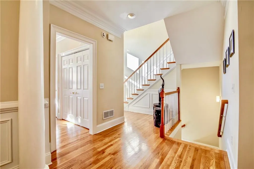 1002 Heatherbrooke Lane Ne, Atlanta, Georgia 30324, 4 Bedrooms Bedrooms, ,4 BathroomsBathrooms,Residential,Sold,1002 Heatherbrooke Lane Ne,5786414