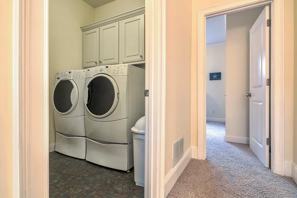 99 Spruell Springs Road, Atlanta, Georgia 30342, 5 Bedrooms Bedrooms, ,4 BathroomsBathrooms,Residential,Sold,99 Spruell Springs Road,6008456