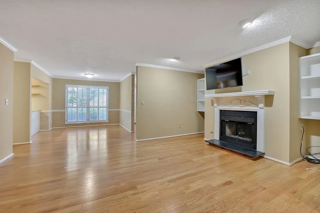 604 Woodcliff Drive, Sandy Springs, Georgia 30350, 2 Bedrooms Bedrooms, ,2 BathroomsBathrooms,Residential,Sold,604 Woodcliff Drive,7114408