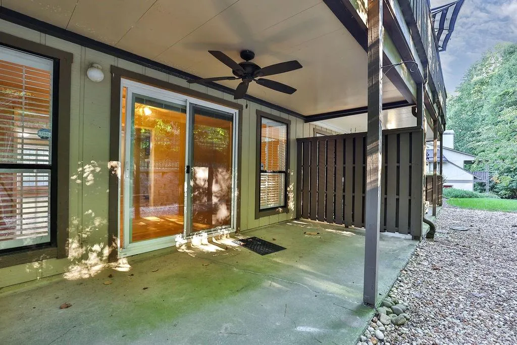 604 Woodcliff Drive, Sandy Springs, Georgia 30350, 2 Bedrooms Bedrooms, ,2 BathroomsBathrooms,Residential,Sold,604 Woodcliff Drive,7114408