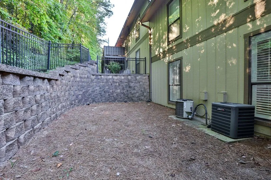 604 Woodcliff Drive, Sandy Springs, Georgia 30350, 2 Bedrooms Bedrooms, ,2 BathroomsBathrooms,Residential,Sold,604 Woodcliff Drive,7114408