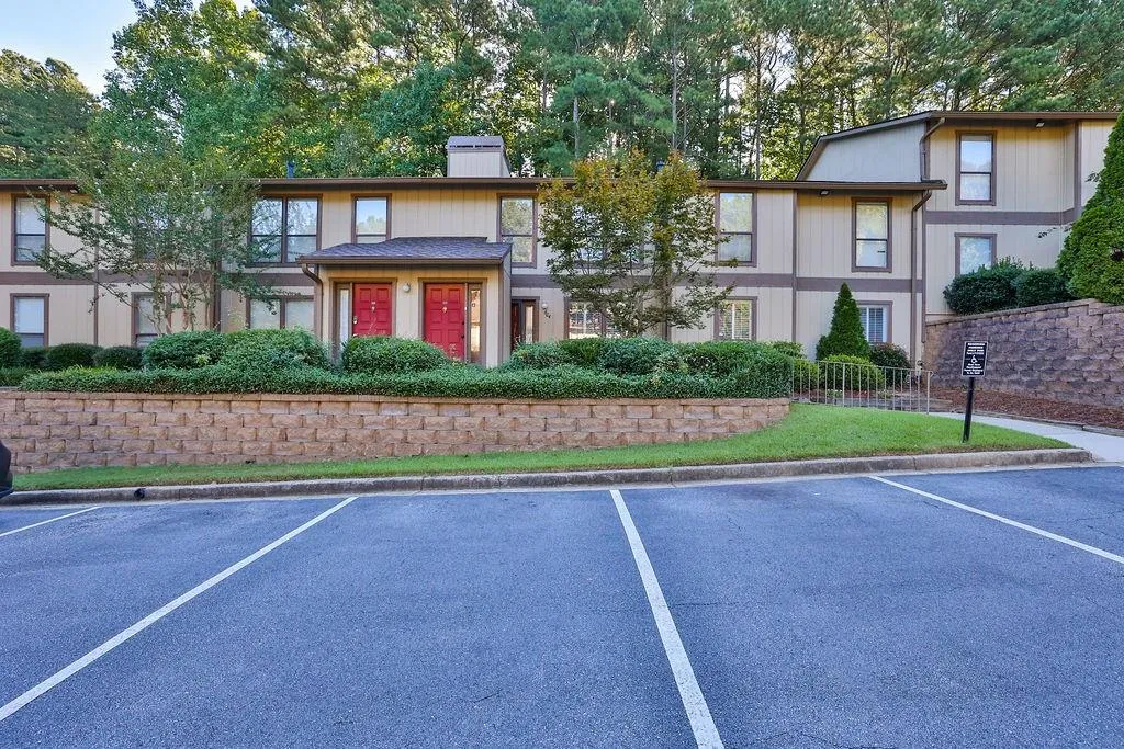 604 Woodcliff Drive, Sandy Springs, Georgia 30350, 2 Bedrooms Bedrooms, ,2 BathroomsBathrooms,Residential,Sold,604 Woodcliff Drive,7114408