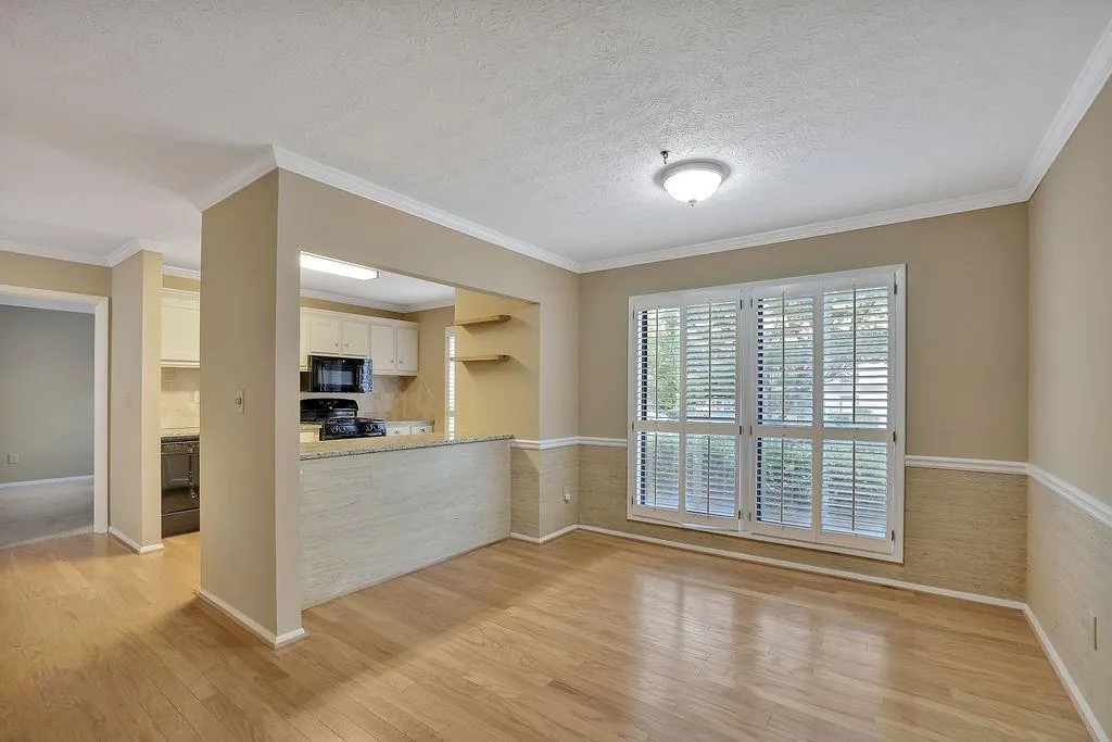 604 Woodcliff Drive, Sandy Springs, Georgia 30350, 2 Bedrooms Bedrooms, ,2 BathroomsBathrooms,Residential,Sold,604 Woodcliff Drive,7114408