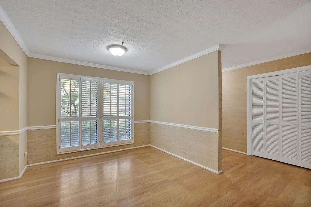 604 Woodcliff Drive, Sandy Springs, Georgia 30350, 2 Bedrooms Bedrooms, ,2 BathroomsBathrooms,Residential,Sold,604 Woodcliff Drive,7114408