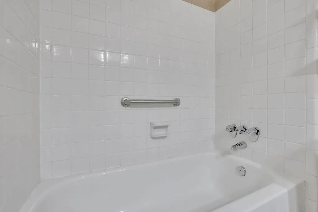 604 Woodcliff Drive, Sandy Springs, Georgia 30350, 2 Bedrooms Bedrooms, ,2 BathroomsBathrooms,Residential,Sold,604 Woodcliff Drive,7114408