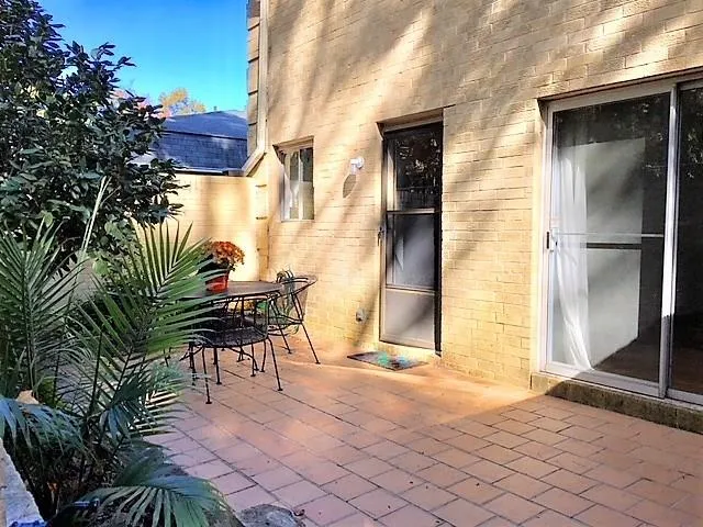 5400 Roswell Road Unit I-6, Atlanta, Georgia 30342, 3 Bedrooms Bedrooms, ,2 BathroomsBathrooms,Residential,Sold,5400 Roswell Road Unit I-6,5932331