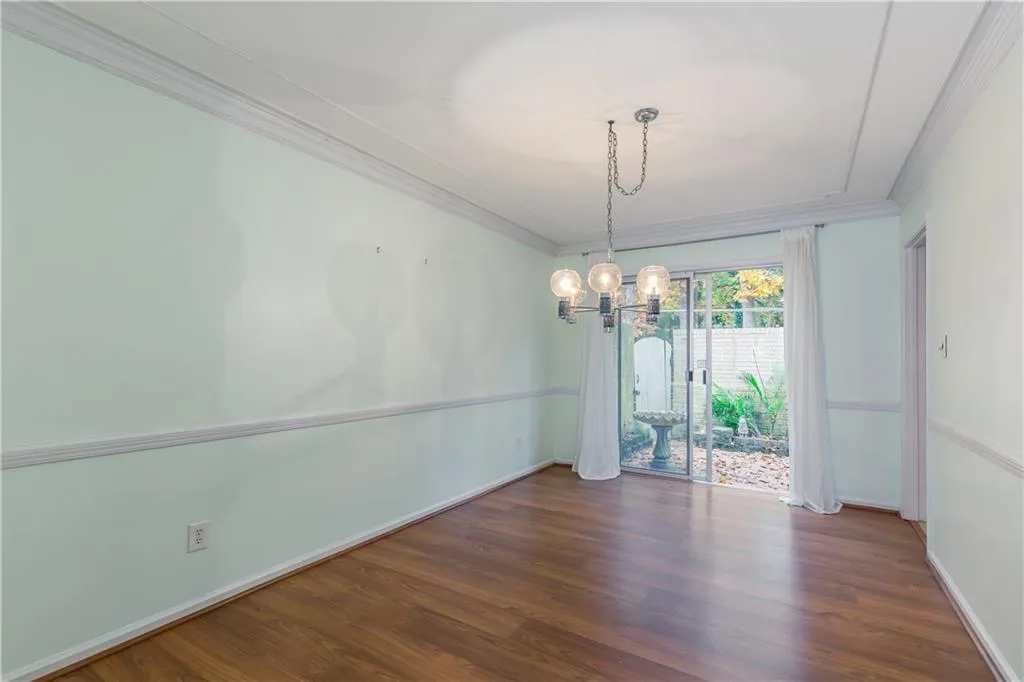 5400 Roswell Road Unit I-6, Atlanta, Georgia 30342, 3 Bedrooms Bedrooms, ,2 BathroomsBathrooms,Residential,Sold,5400 Roswell Road Unit I-6,5932331